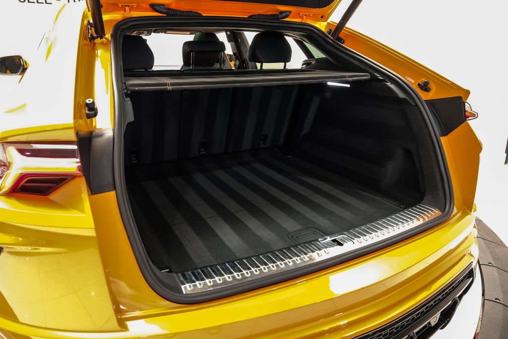 Used 2022 Lamborghini Urus AWD/4WD image 68