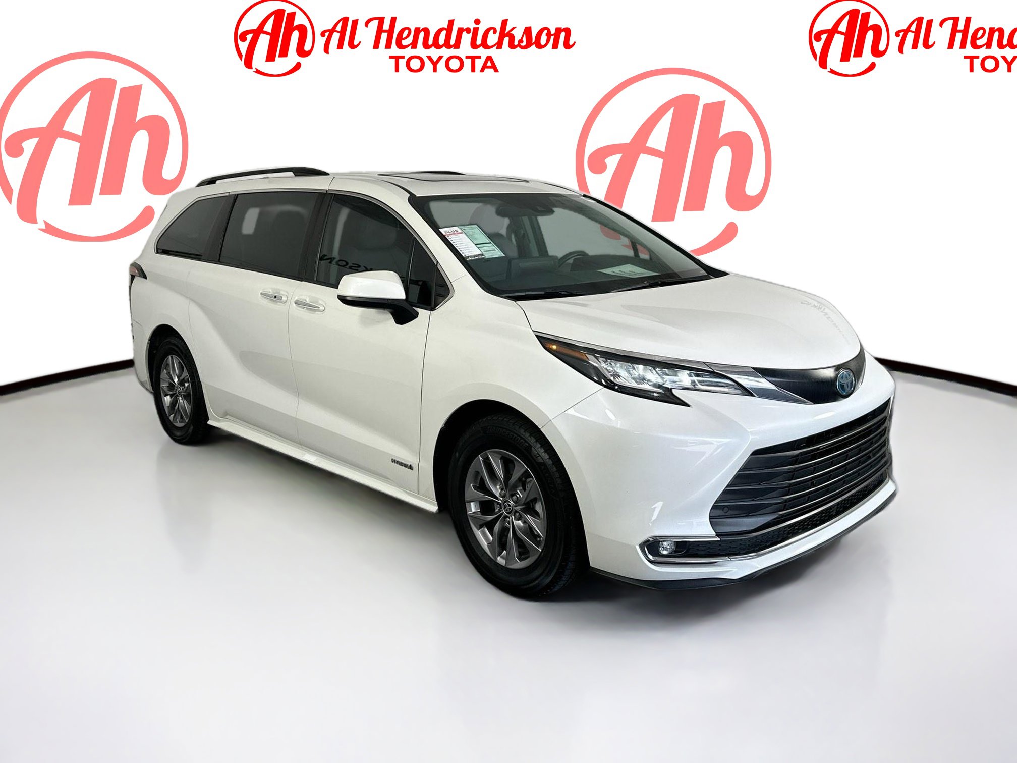 Used 2021 Toyota Sienna XLE