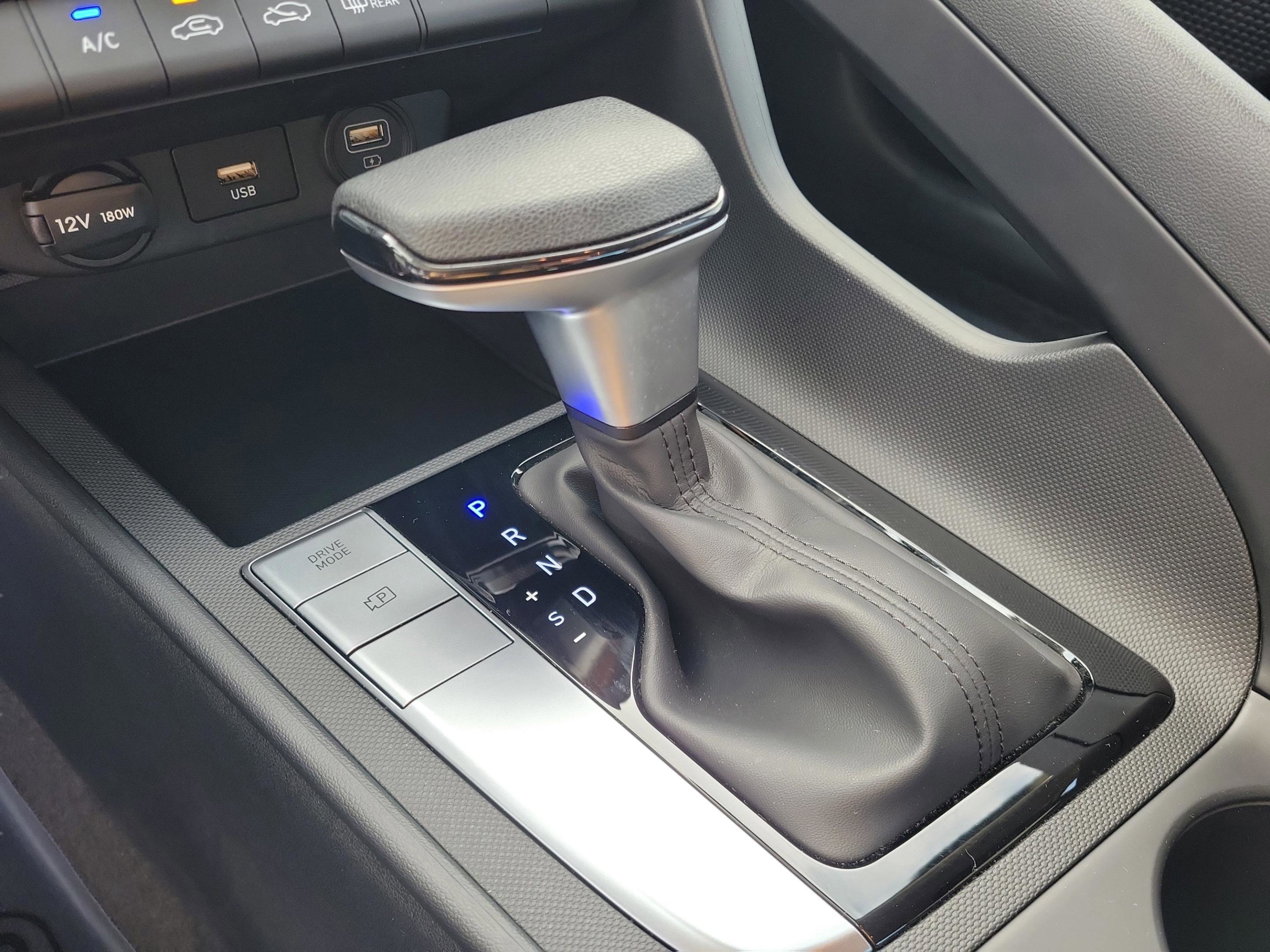 Certified 2023 Hyundai Elantra SE image 28