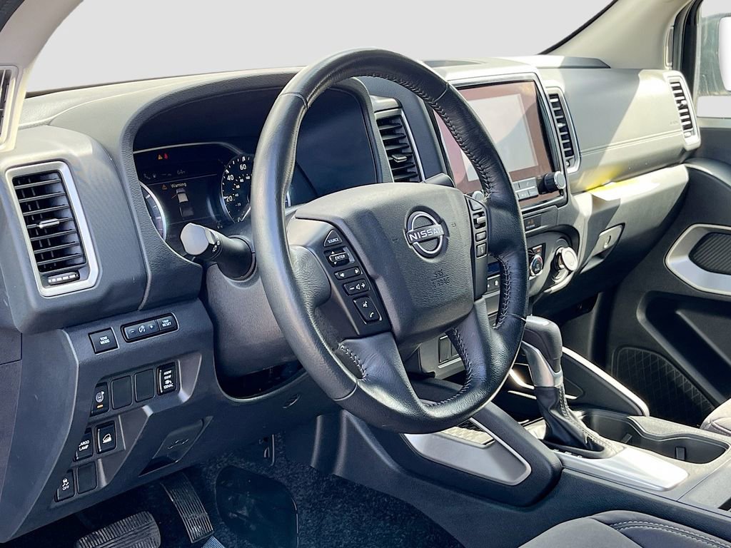 Used 2022 Nissan Frontier SV w/ Technology Package image 9