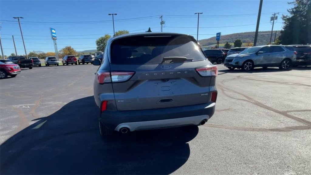 Used 2021 Ford Escape SE image 7