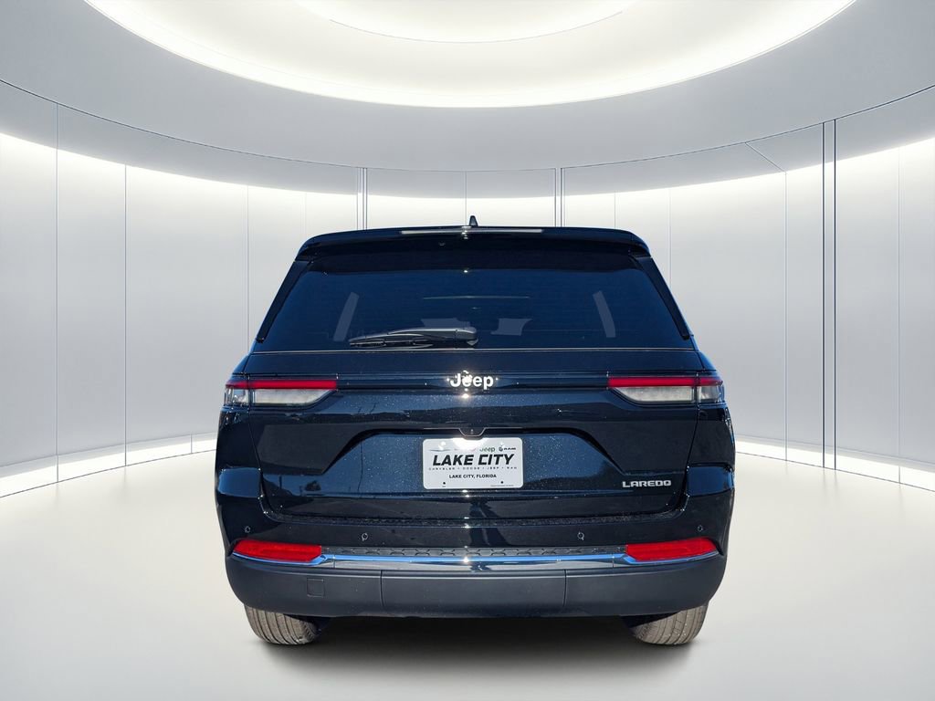 New 2025 Jeep Grand Cherokee Laredo X w/ Trailer Tow Package image 5