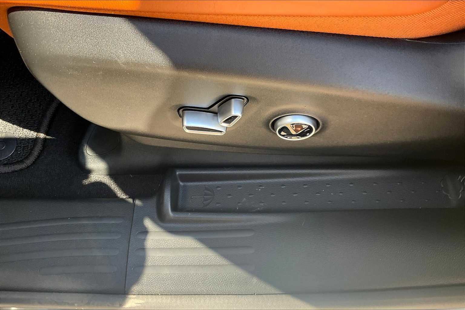 New 2026 Chrysler Pacifica Pinnacle image 16