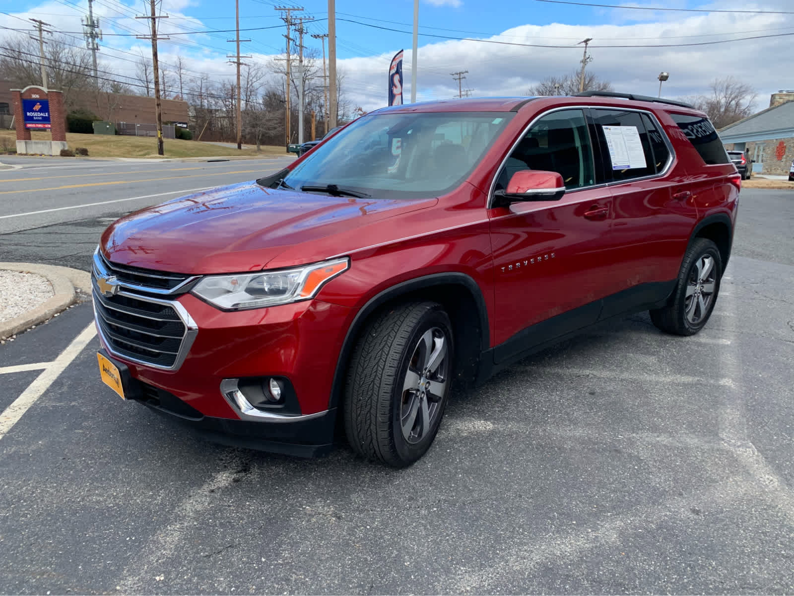 Used 2019 Chevrolet Traverse LT w/ LT Premium Package image 3