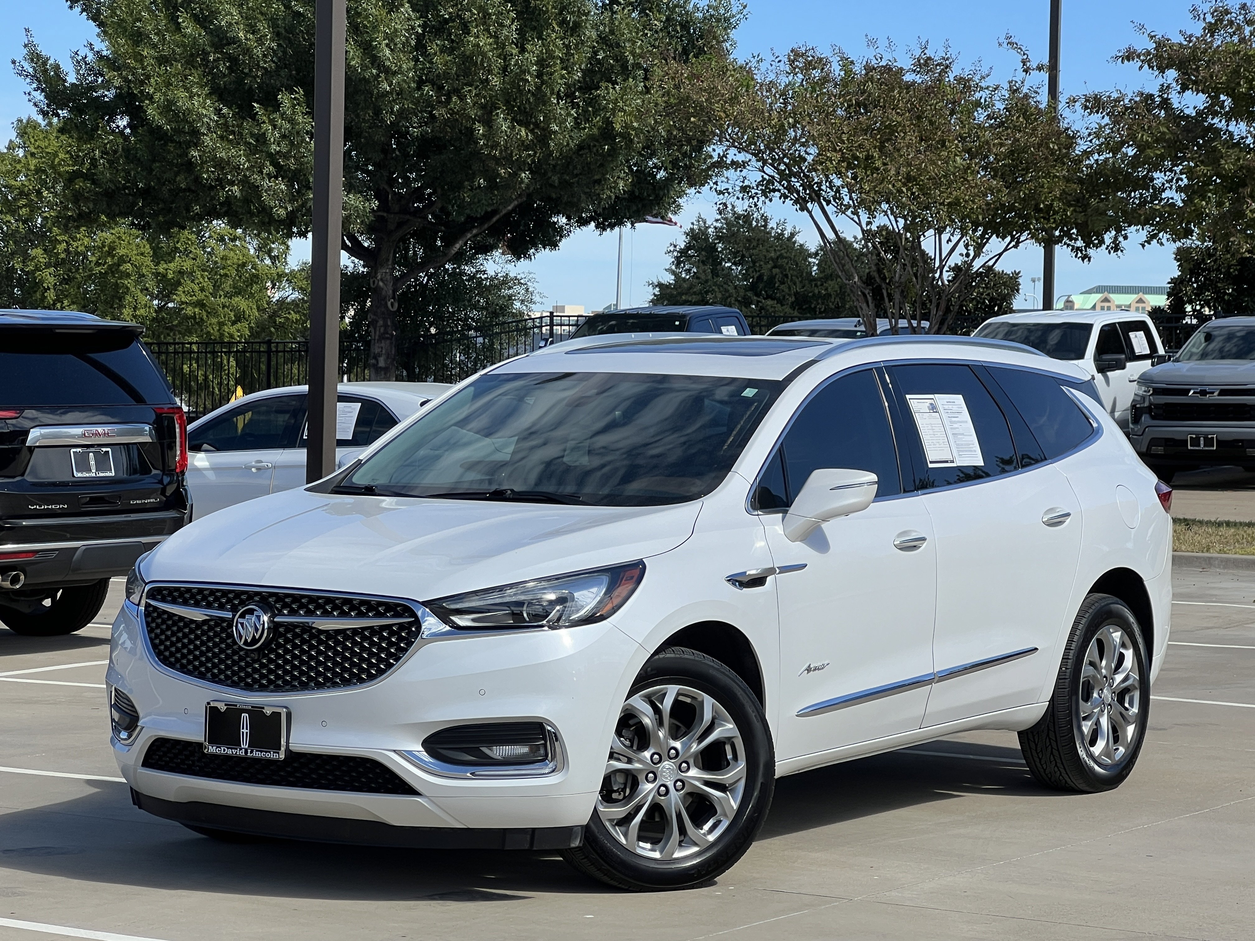 Used 2020 Buick Enclave Avenir FWD image 1