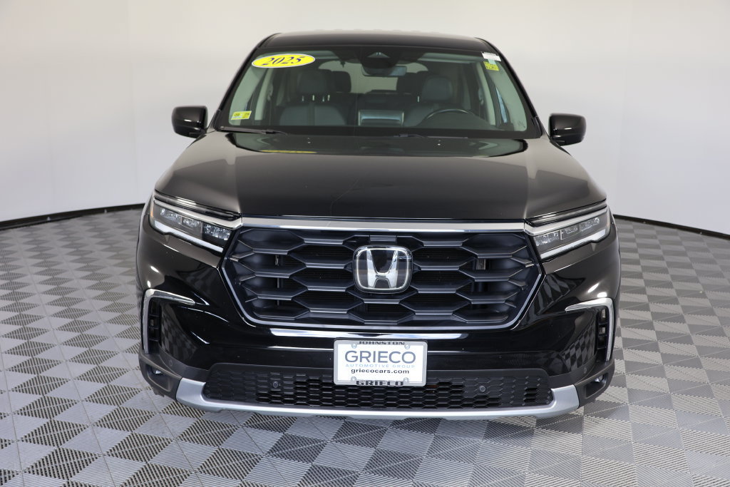 Used 2025 Honda Pilot EX-L image 3
