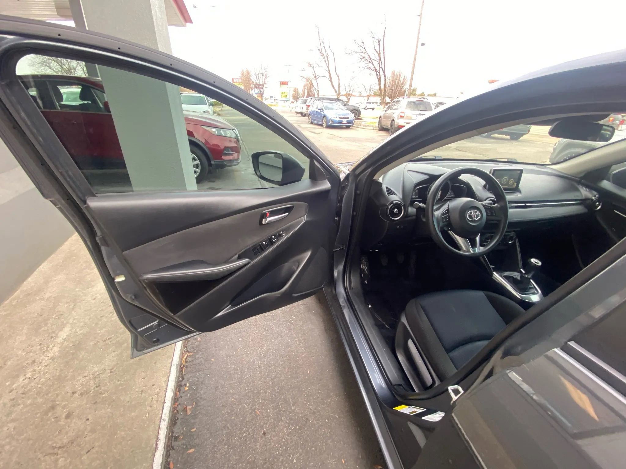 Used 2017 Toyota Yaris iA image 6