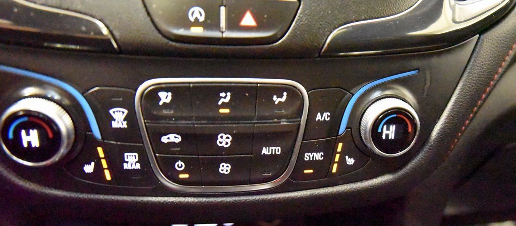 Used 2022 Chevrolet Equinox RS w/ RS Leather Package image 26