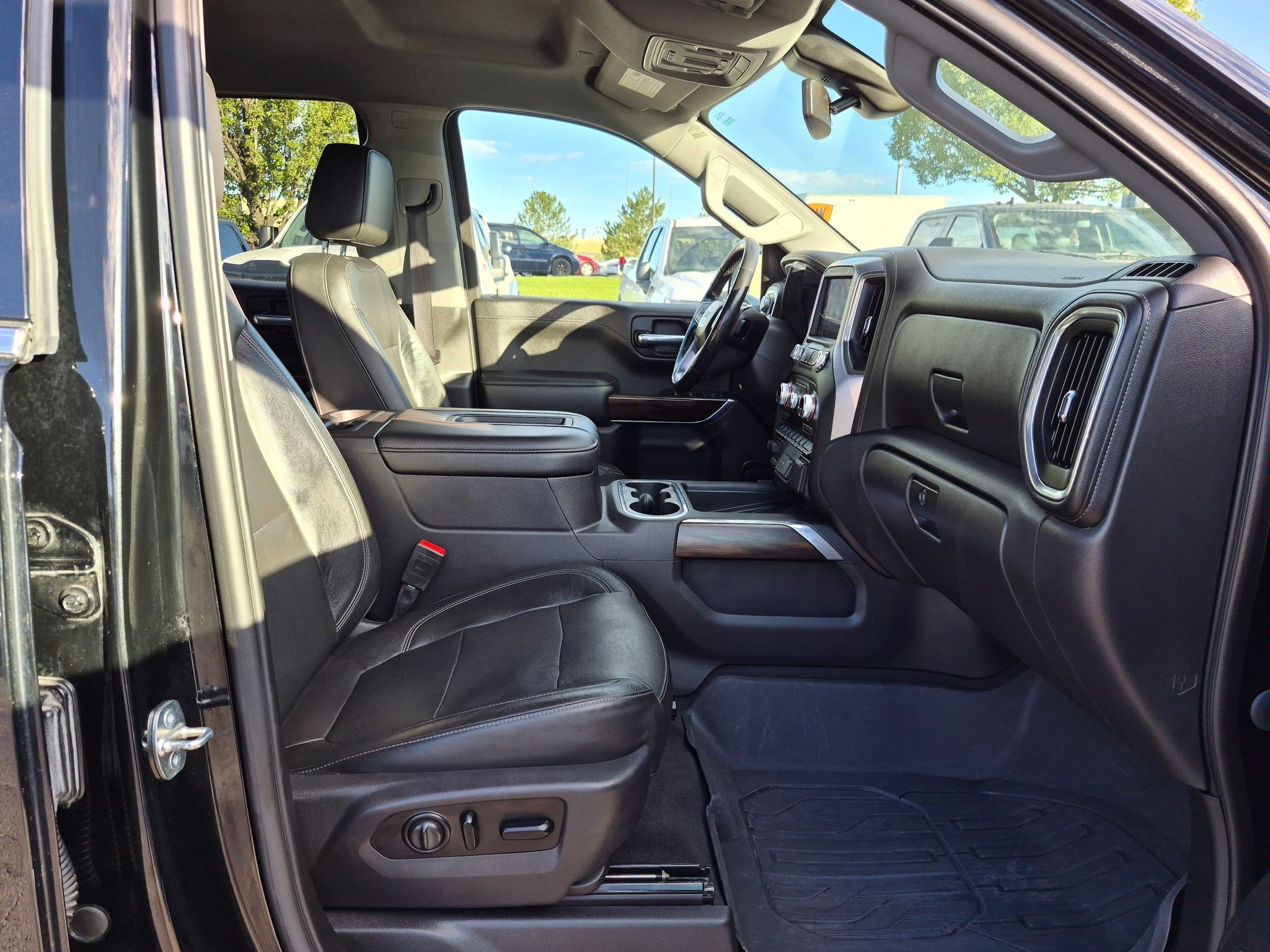Used 2020 GMC Sierra 1500 SLT w/ SLT Premium Plus Package AWD/4WD image 33