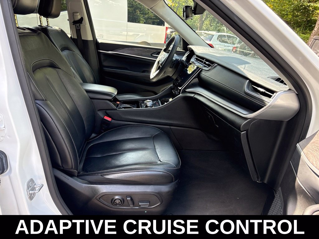 Used 2023 Jeep Grand Cherokee Limited AWD/4WD image 19