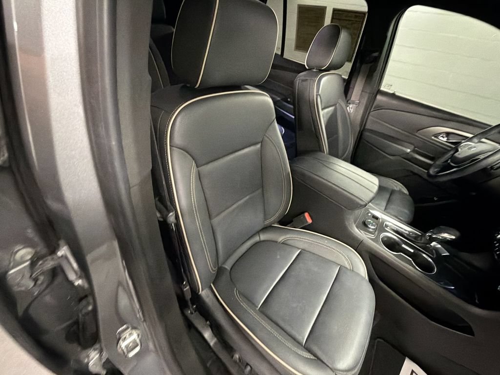 Used 2023 Chevrolet Traverse Premier w/ Redline Edition FWD image 29