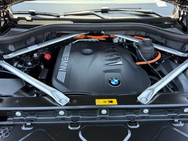 Certified 2024 BMW X5 xDrive50e w/ M Sport Package AWD/4WD image 33