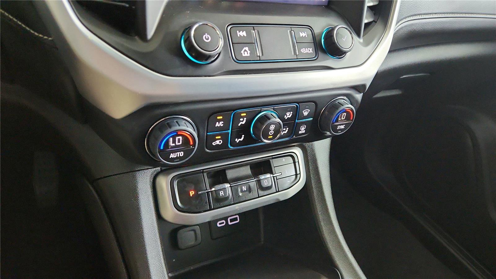 Used 2023 GMC Acadia SLE w/ Driver Convenience Package image 33