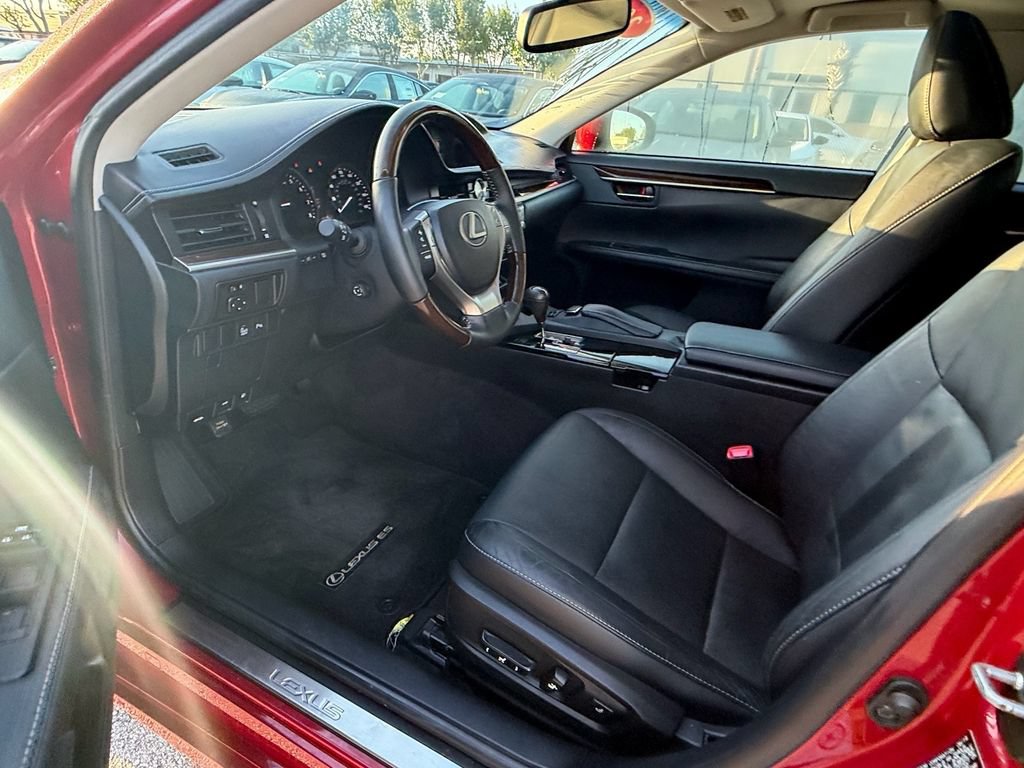 Used 2014 Lexus ES 350 w/ Luxury Package FWD image 11