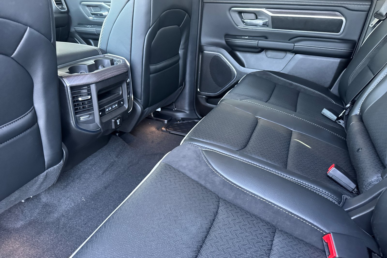 New 2027 RAM 1500 Laramie AWD/4WD image 11