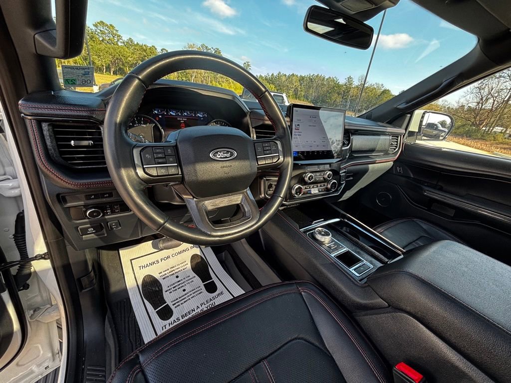 Used 2023 Ford Expedition Limited image 11