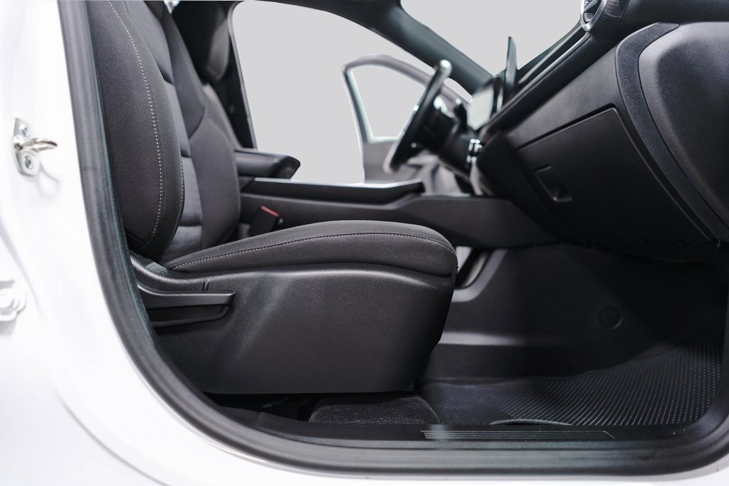 Used 2025 Chevrolet Equinox LT image 35