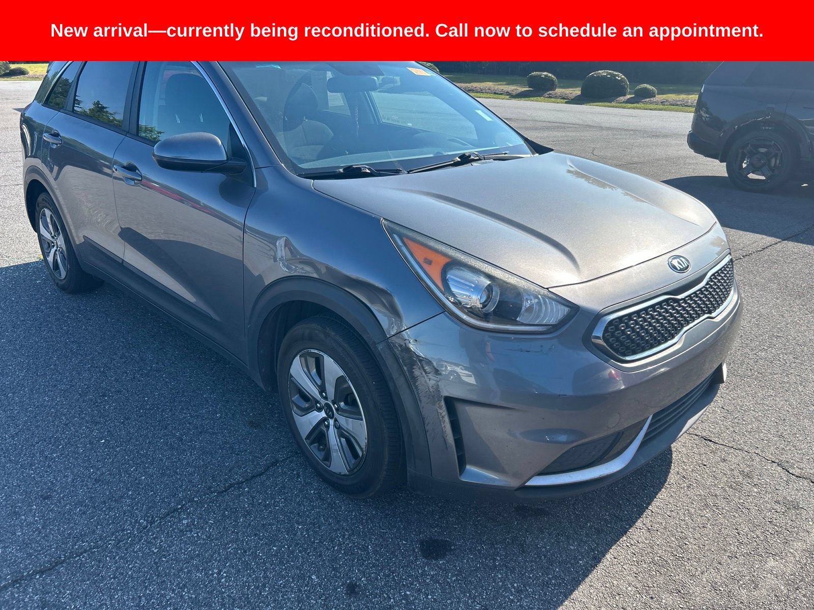Used 2018 Kia Niro LX FWD image 2