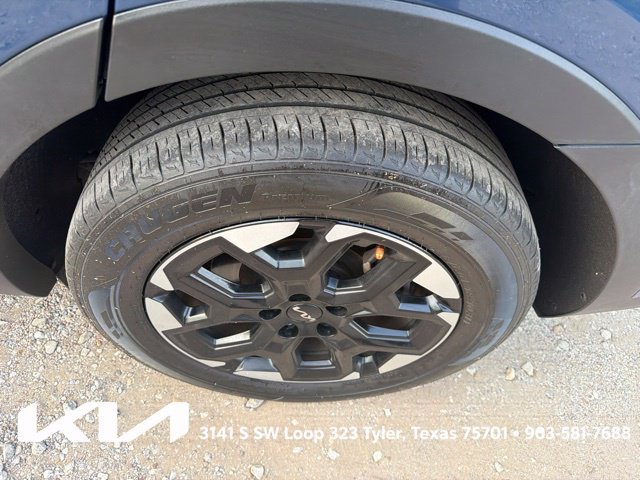Used 2025 Kia Sorento S FWD image 8