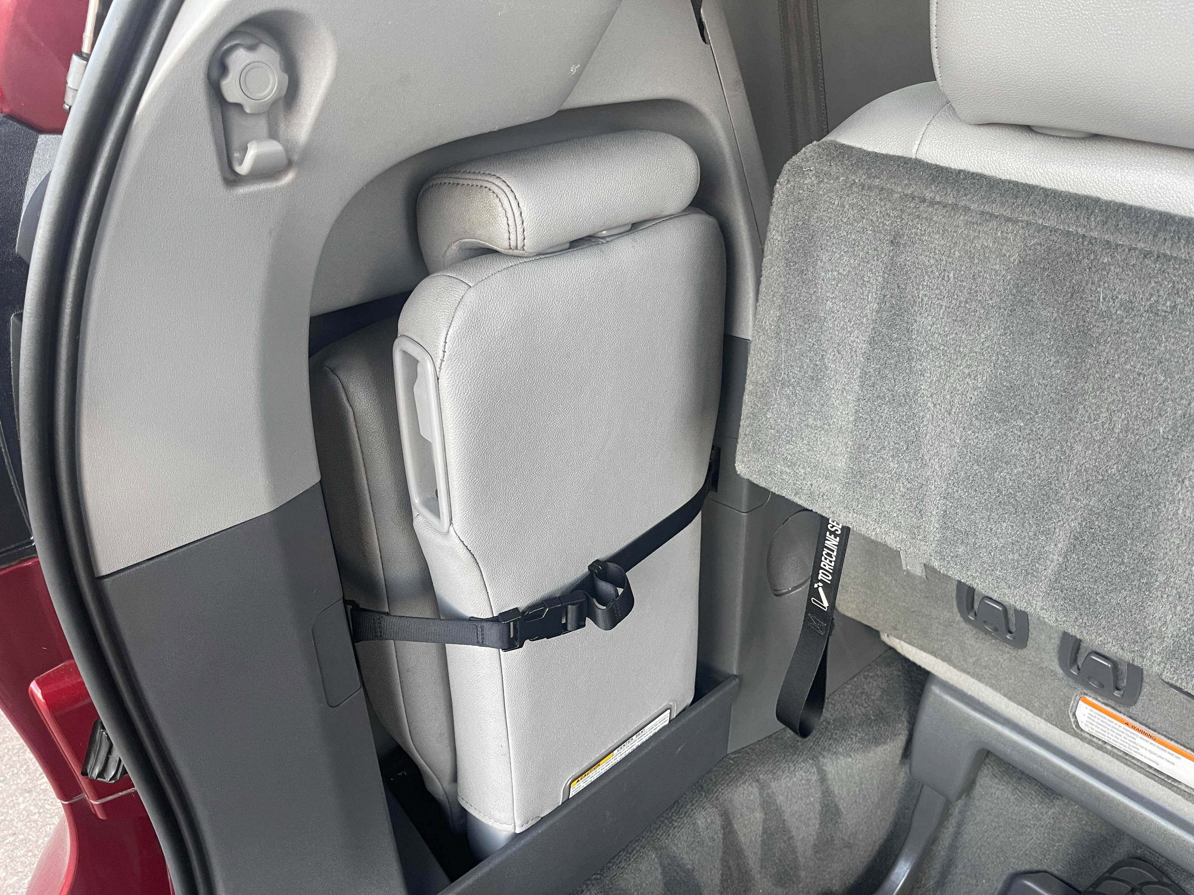 Used 2015 Toyota Sienna XLE FWD image 11
