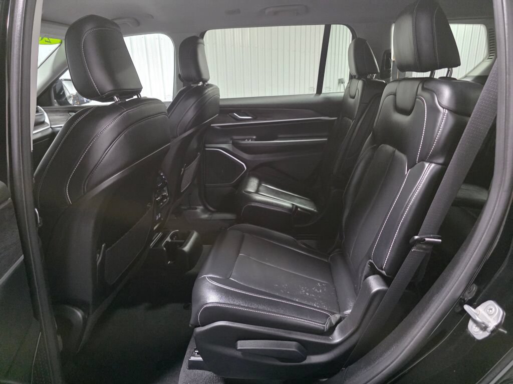 Used 2021 Jeep Grand Cherokee L Limited AWD/4WD image 10