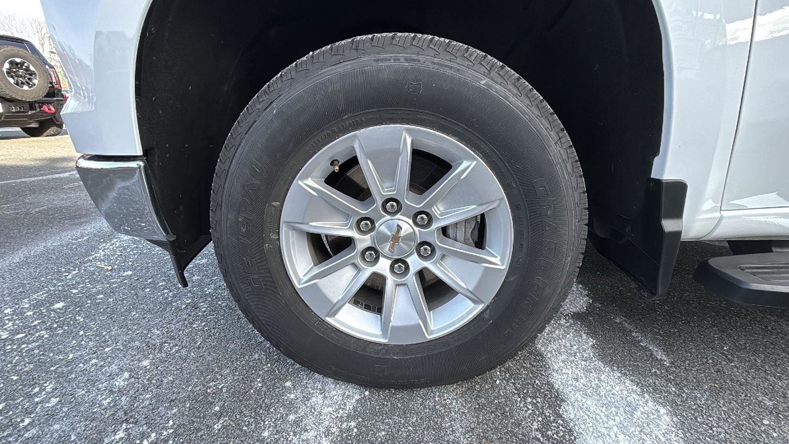 Used 2023 Chevrolet Silverado 1500 LT image 9