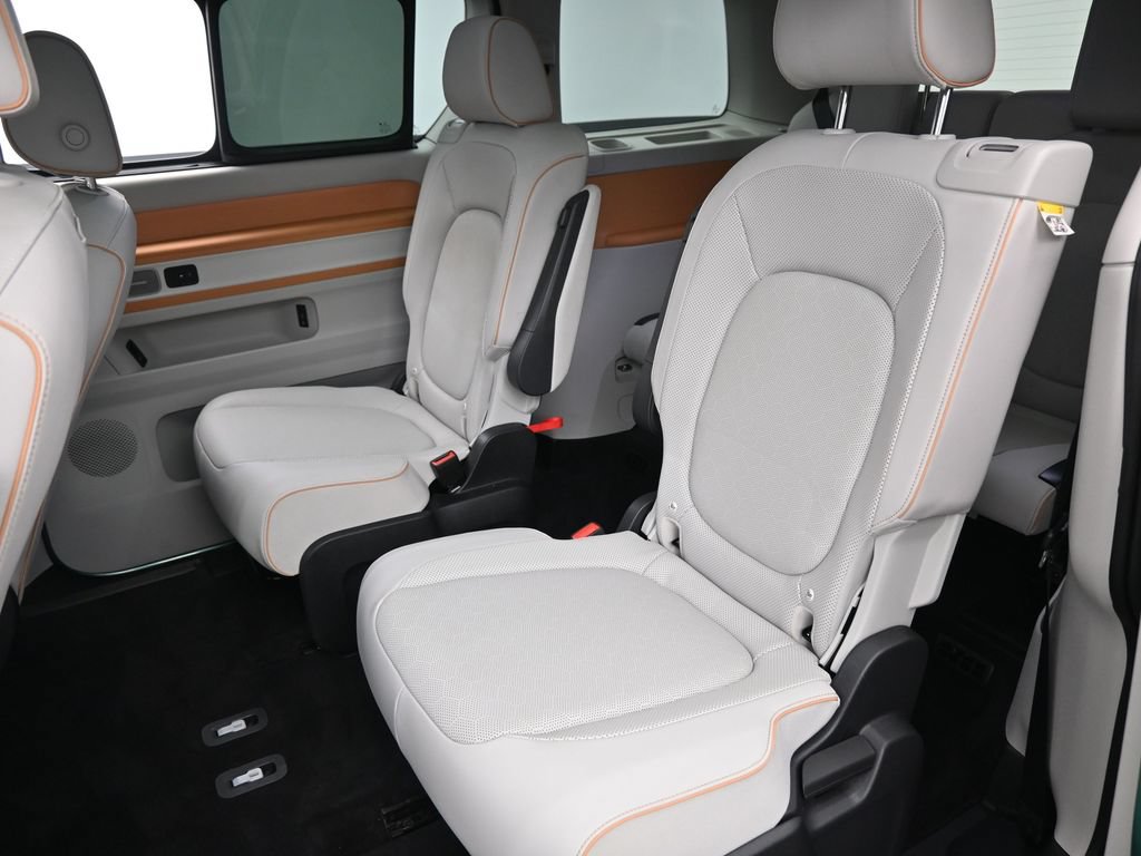 Used 2025 Volkswagen ID. Buzz 1st Edition AWD/4WD image 29