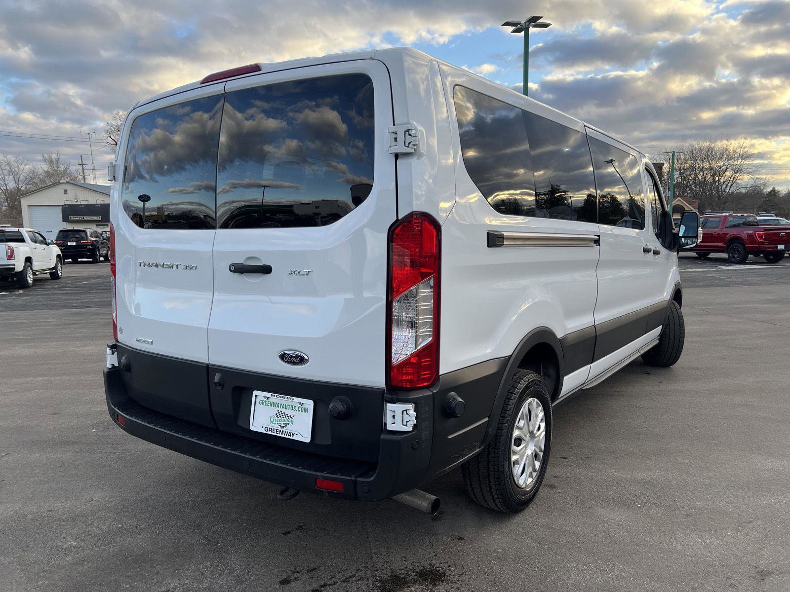 Used 2024 Ford Transit 350 XLT image 4