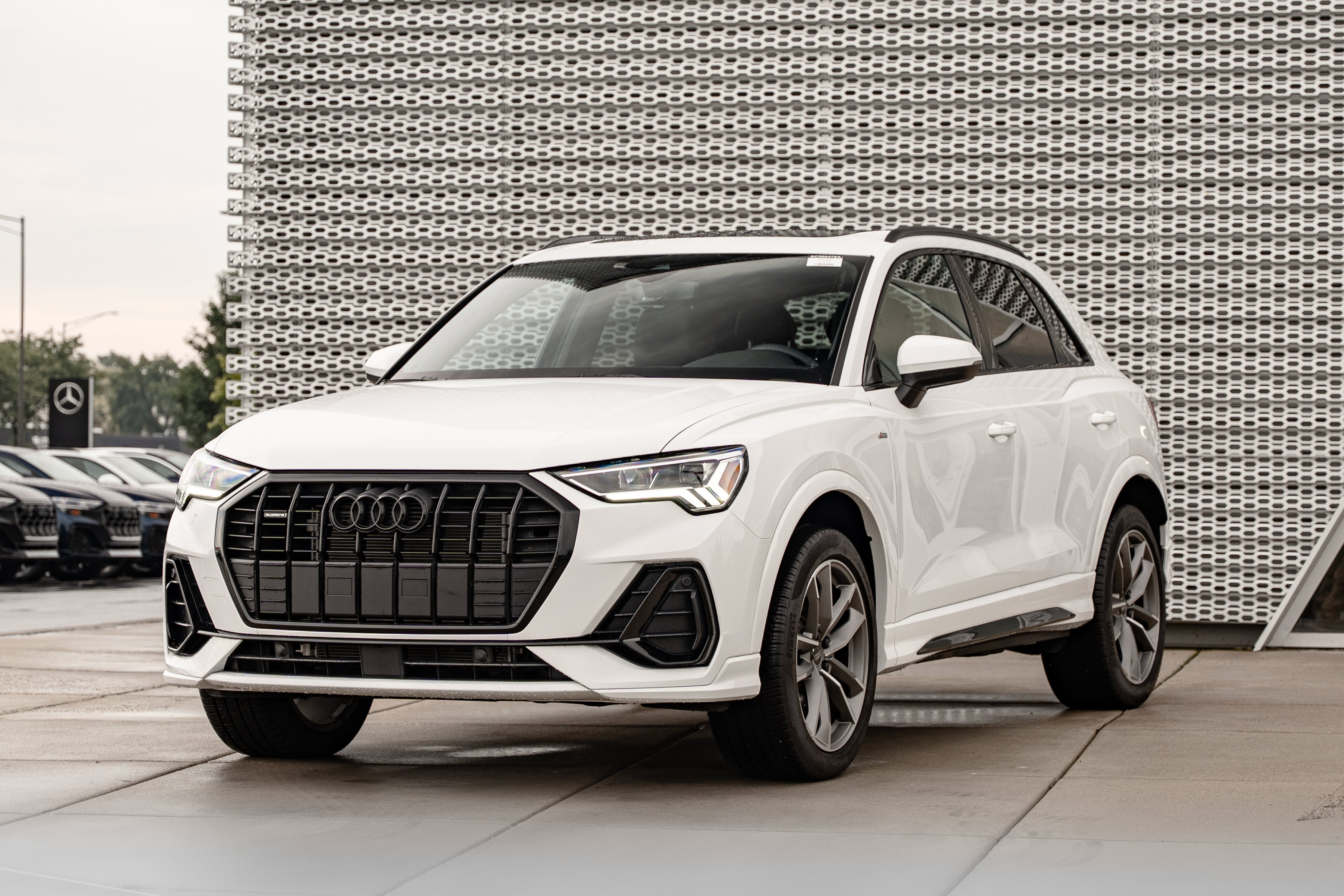 Certified 2025 Audi Q3 2.0T Premium w/ Convenience Package AWD/4WD image 7