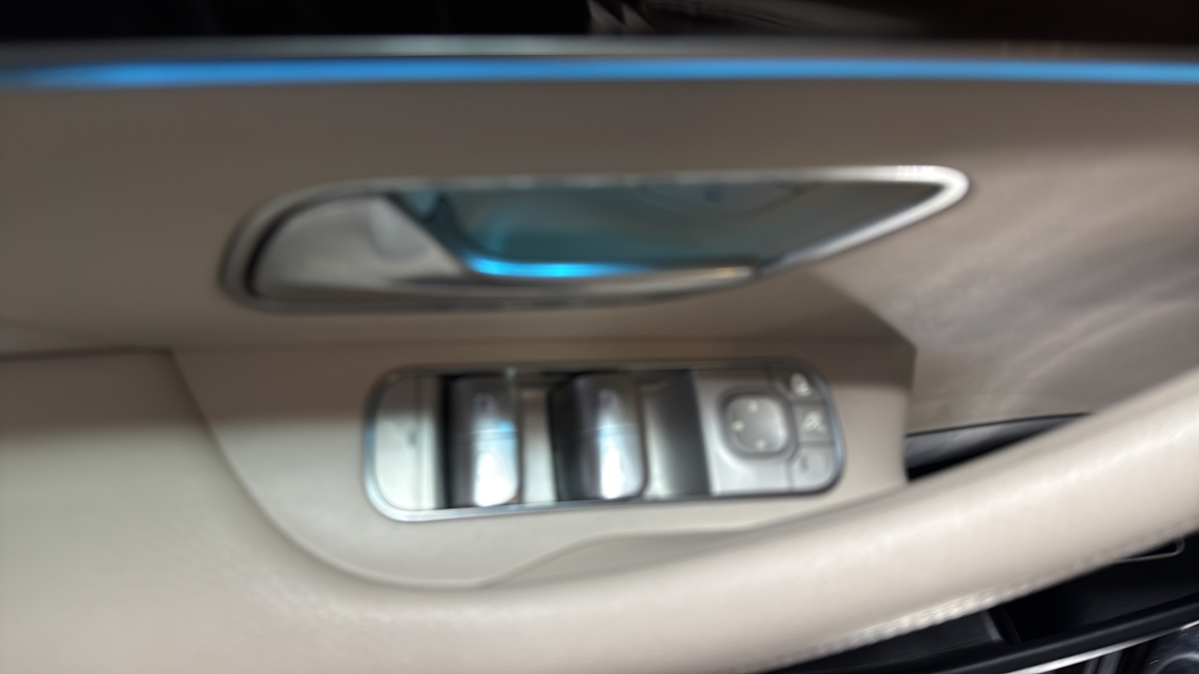Used 2024 Mercedes-Benz GLS 450 4MATIC image 39