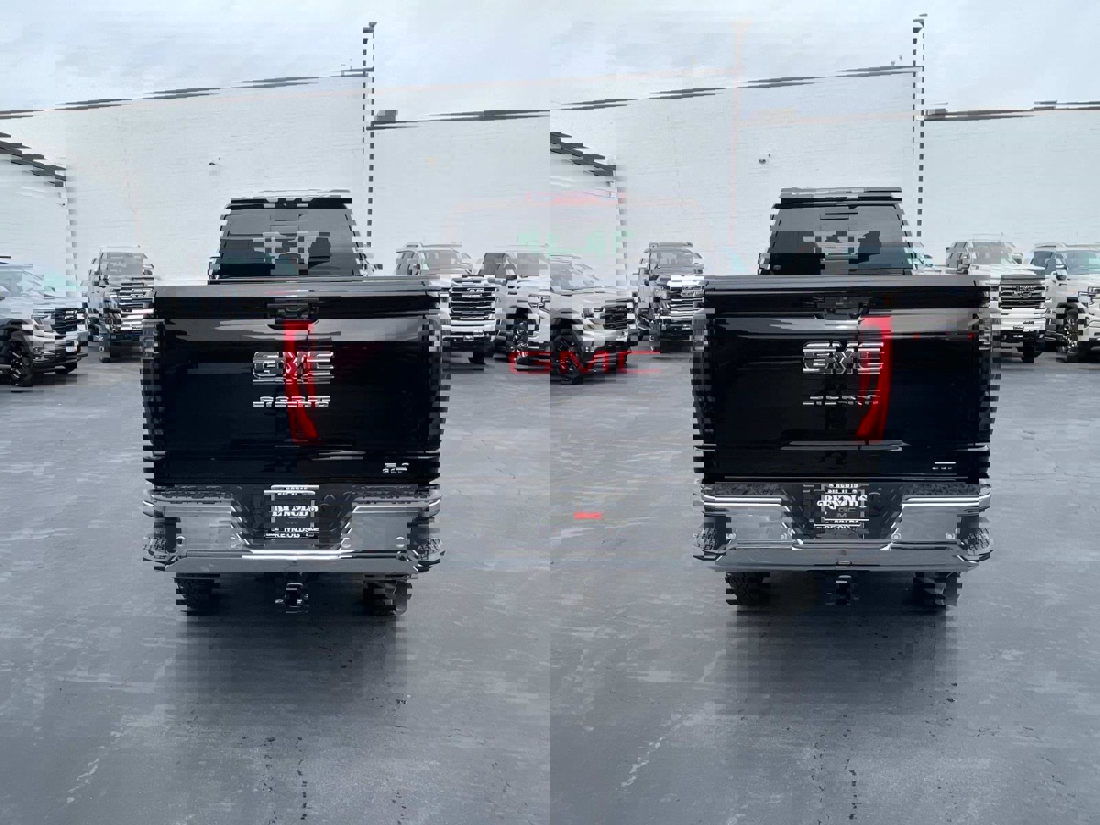 New 2026 GMC Sierra 3500 SLT w/ SLT Premium Package image 6