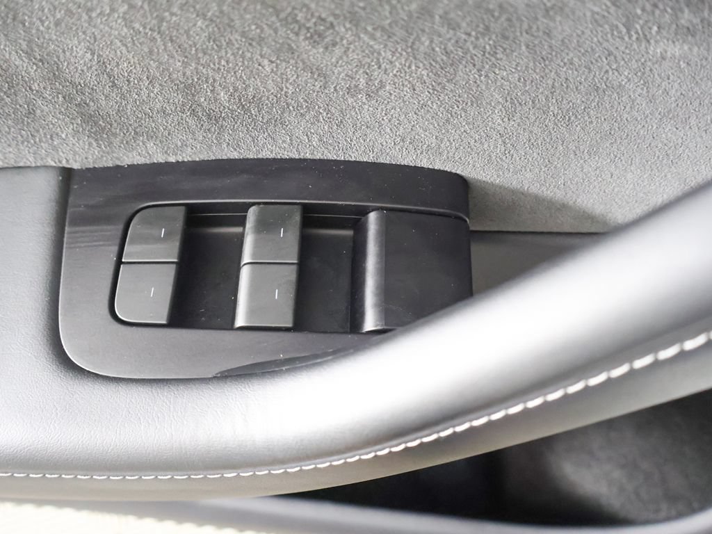 Used 2023 Tesla Model Y Long Range AWD/4WD image 38