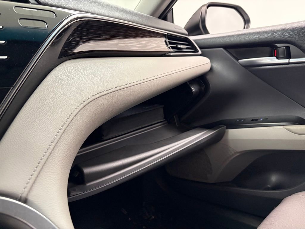 Used 2019 Toyota Camry LE FWD image 28