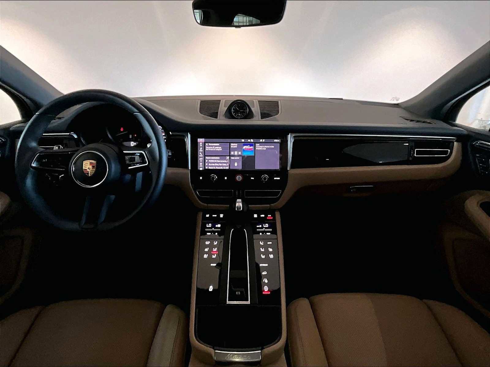 Used 2025 Porsche Macan image 17