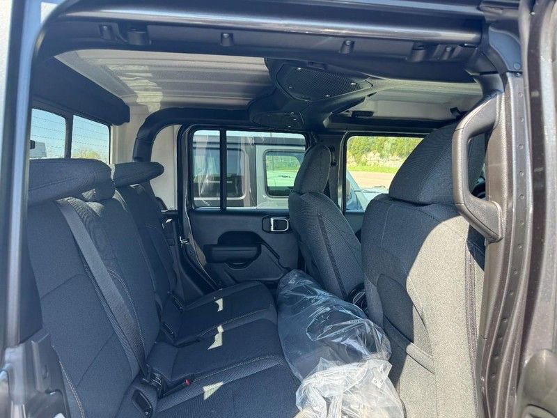 New 2026 Jeep Gladiator Sport AWD/4WD image 5