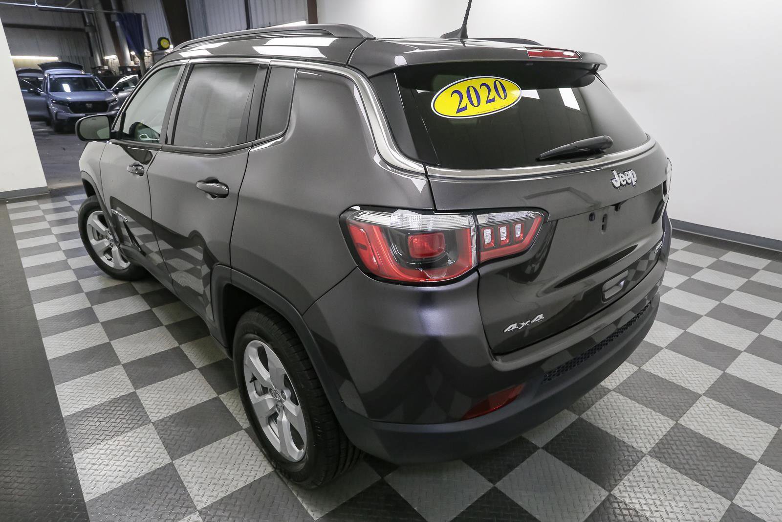 Used 2020 Jeep Compass Latitude w/ Cold Weather Group image 11