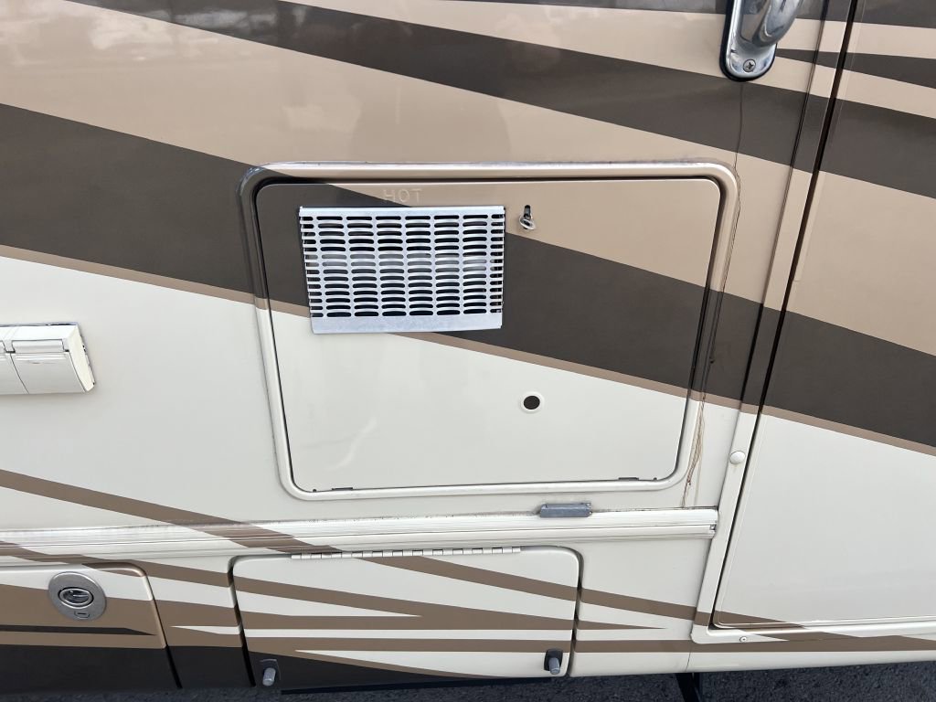 Used 2017 Ford E-450 and Econoline 450 Super Duty w/ Motorhome Prep Package image 57