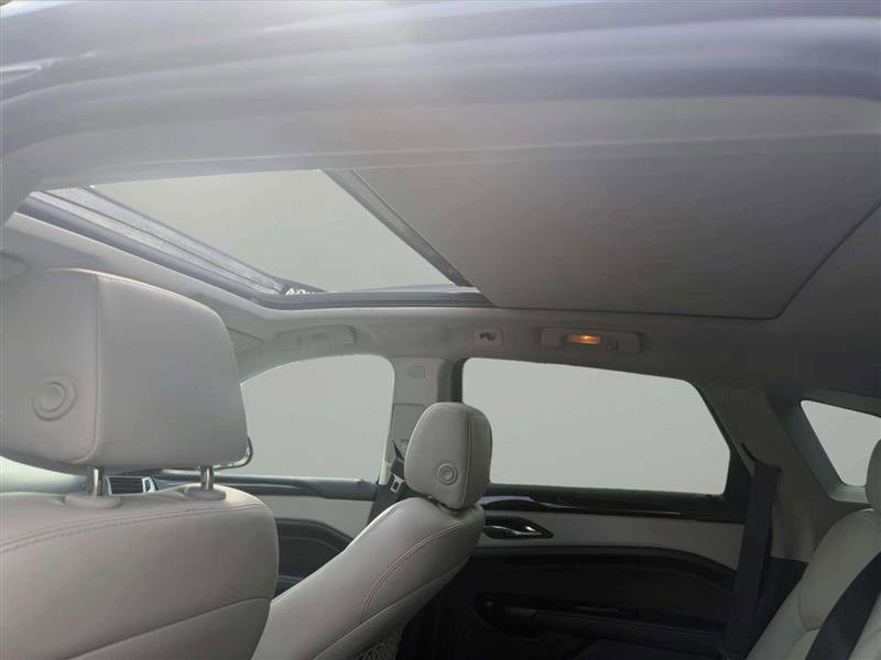 Used 2015 Cadillac SRX Luxury image 16