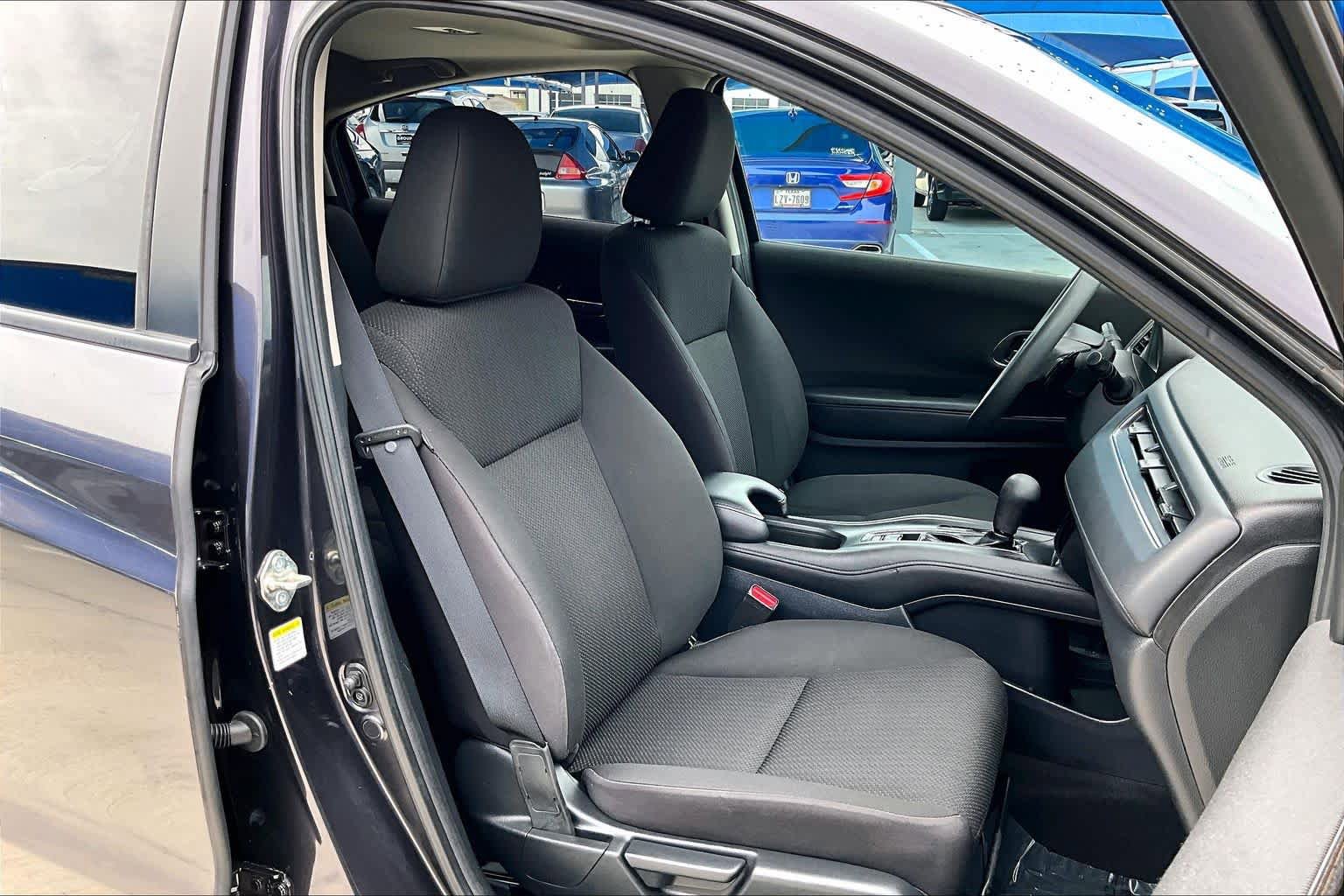 Used 2016 Honda HR-V EX image 9