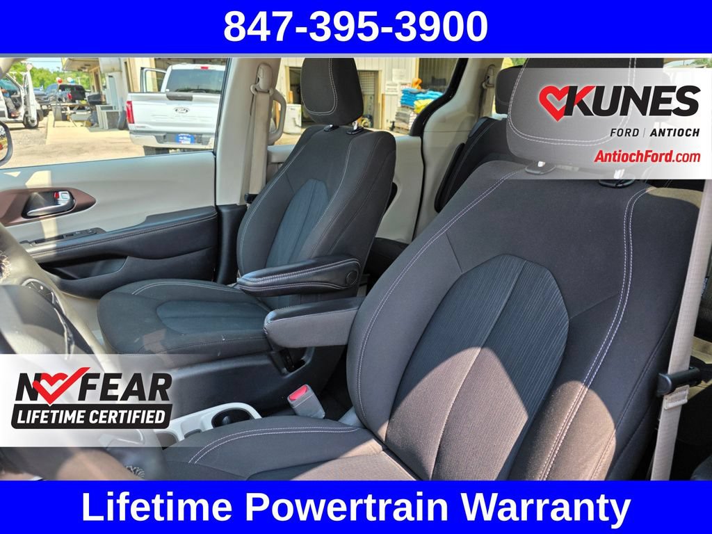 Used 2023 Chrysler Voyager LX FWD image 22