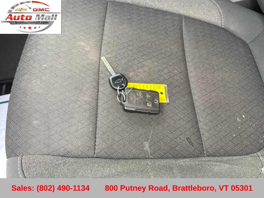 Used 2022 Chevrolet Silverado 1500 Custom w/ LPO, Dark Essentials Package AWD/4WD image 31