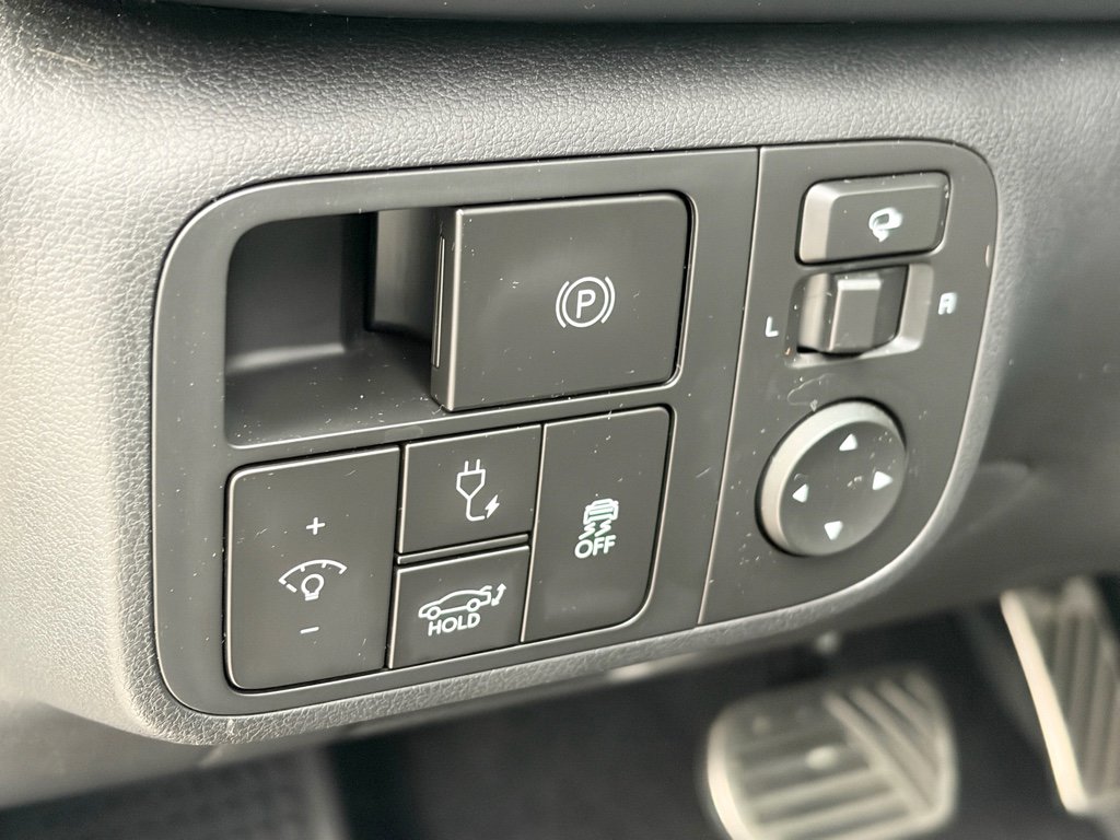 Used 2023 Hyundai Ioniq 6 Limited image 17