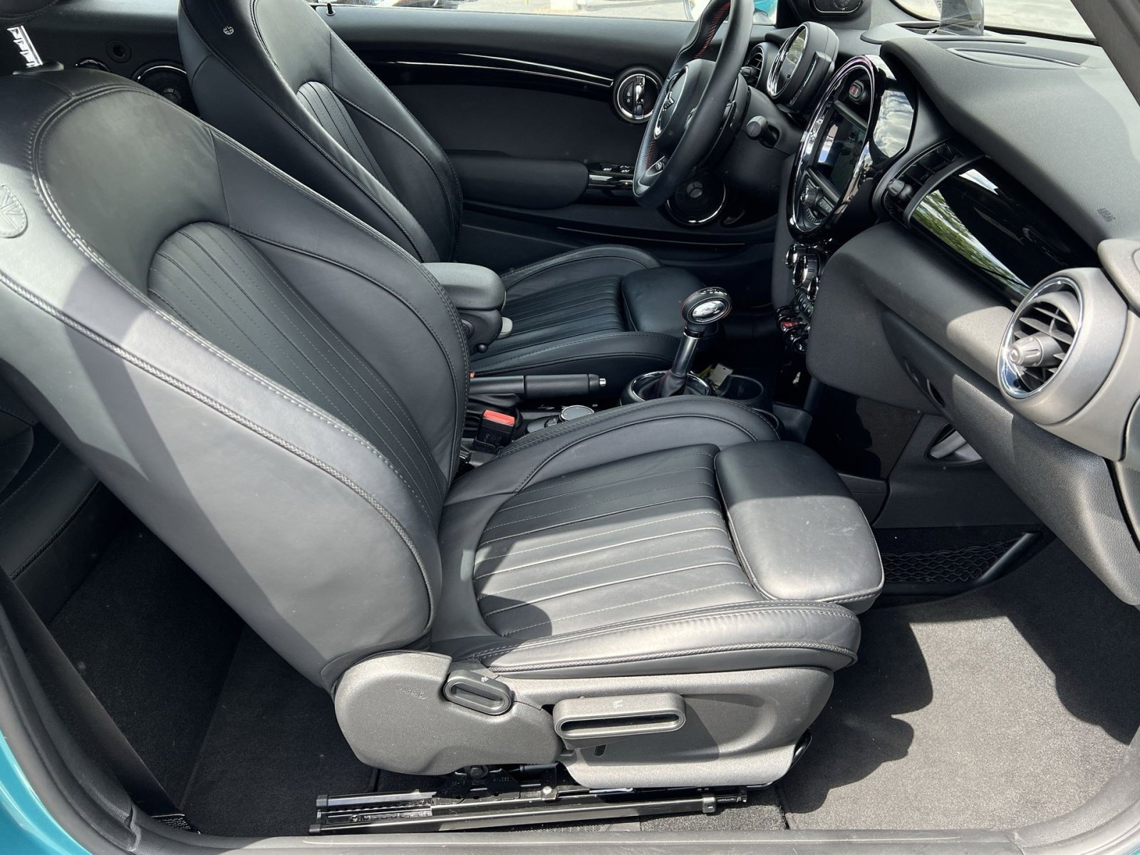 Used 2019 MINI Cooper S image 26