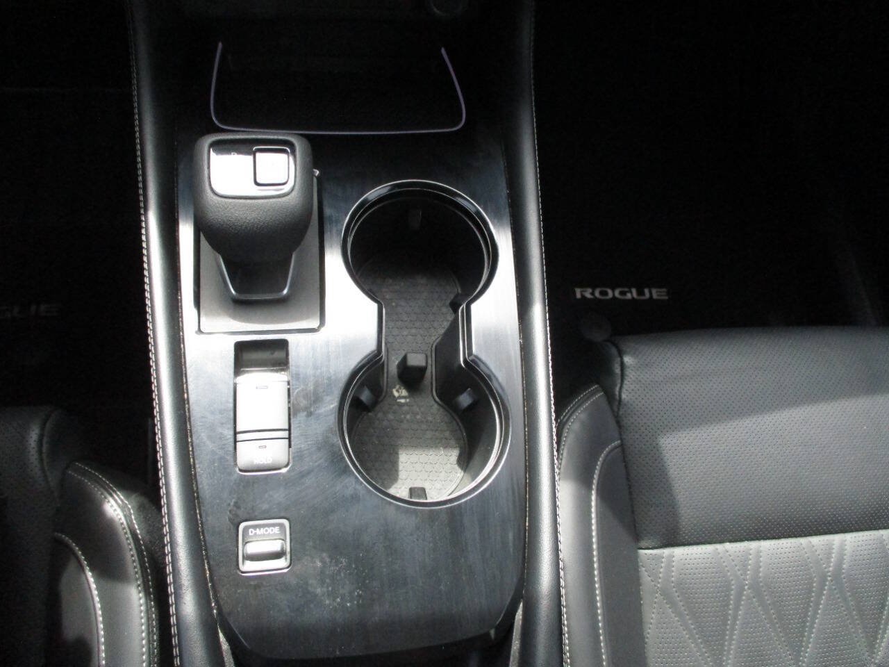 Used 2024 Nissan Rogue Platinum w/ Platinum Premium Package FWD image 16