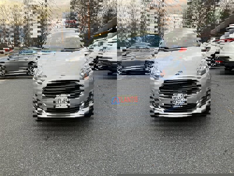 Used 2019 Ford Fiesta SE image 2