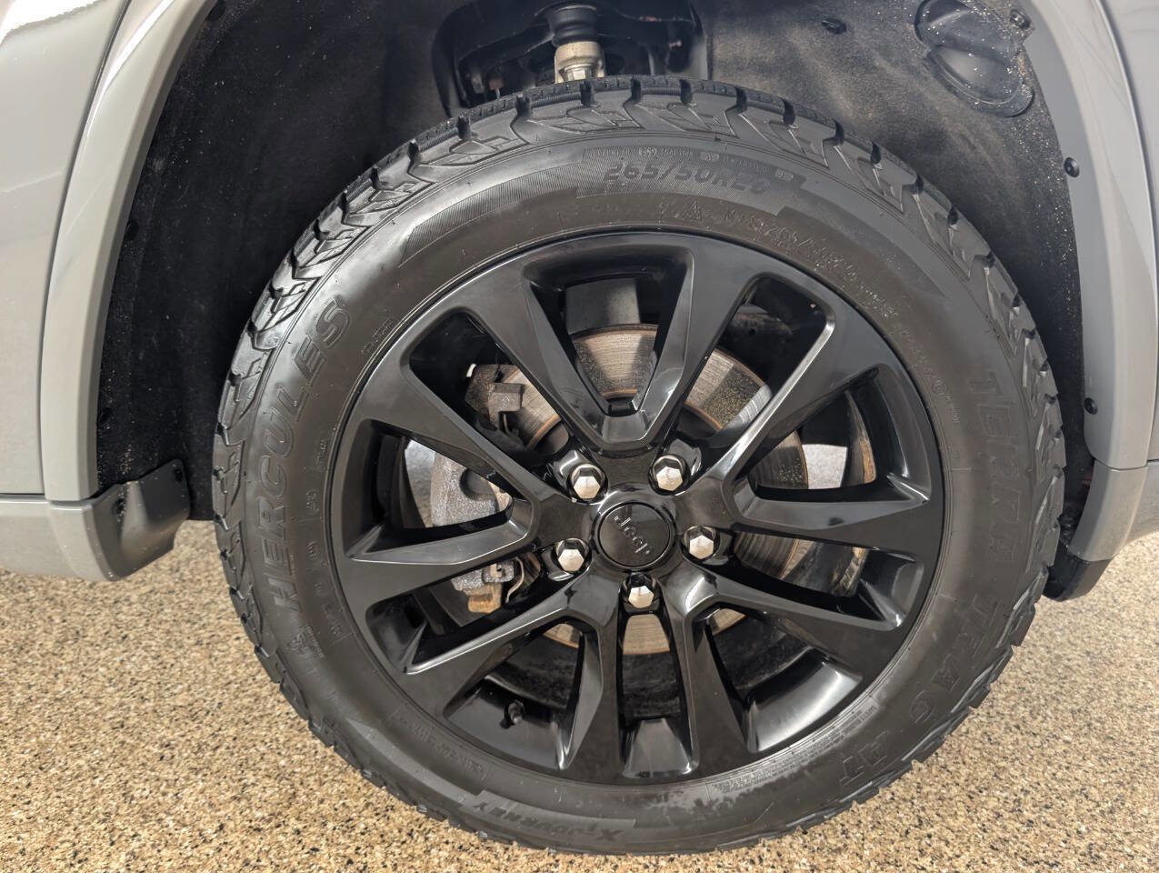 Used 2022 Jeep Grand Cherokee Altitude AWD/4WD image 30