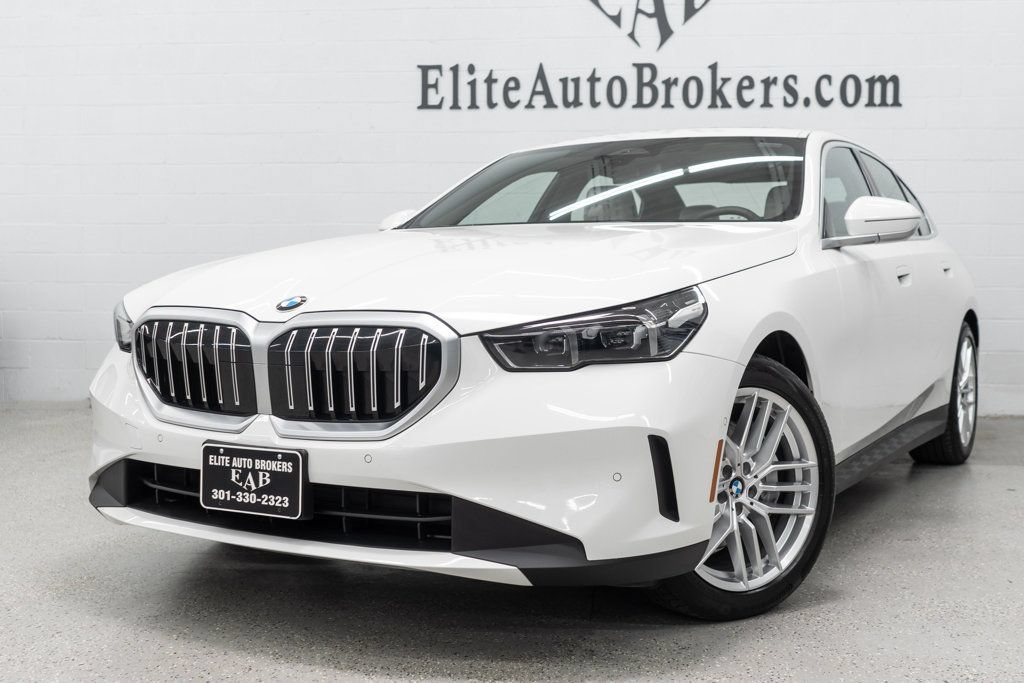 Used 2025 BMW 540i xDrive AWD/4WD image 50