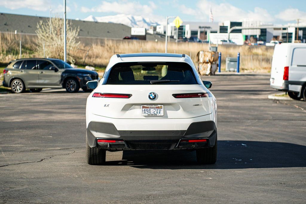 Used 2025 BMW iX xDrive50 image 6