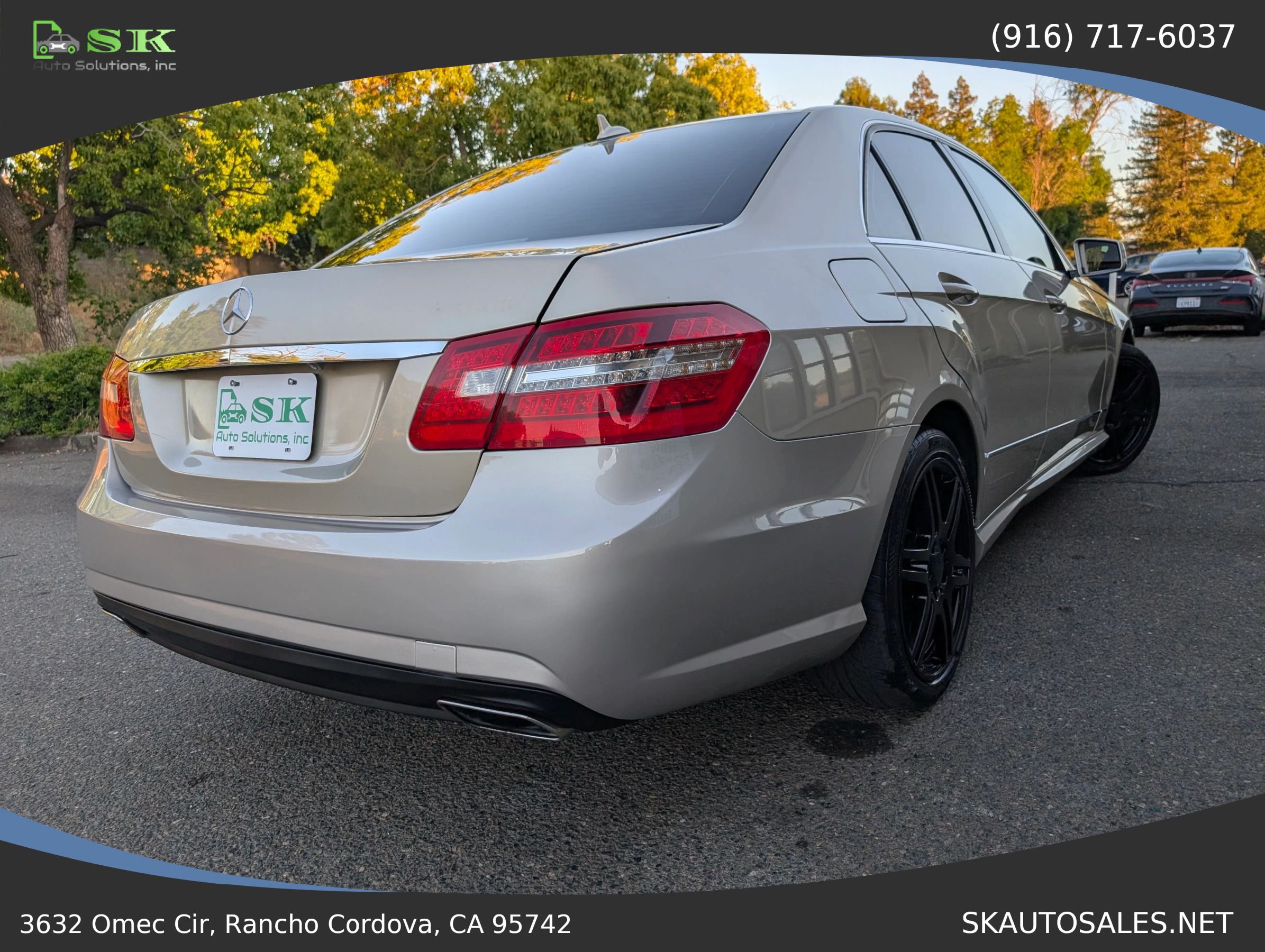 Used 2010 Mercedes-Benz E 350 4MATIC Sedan image 8
