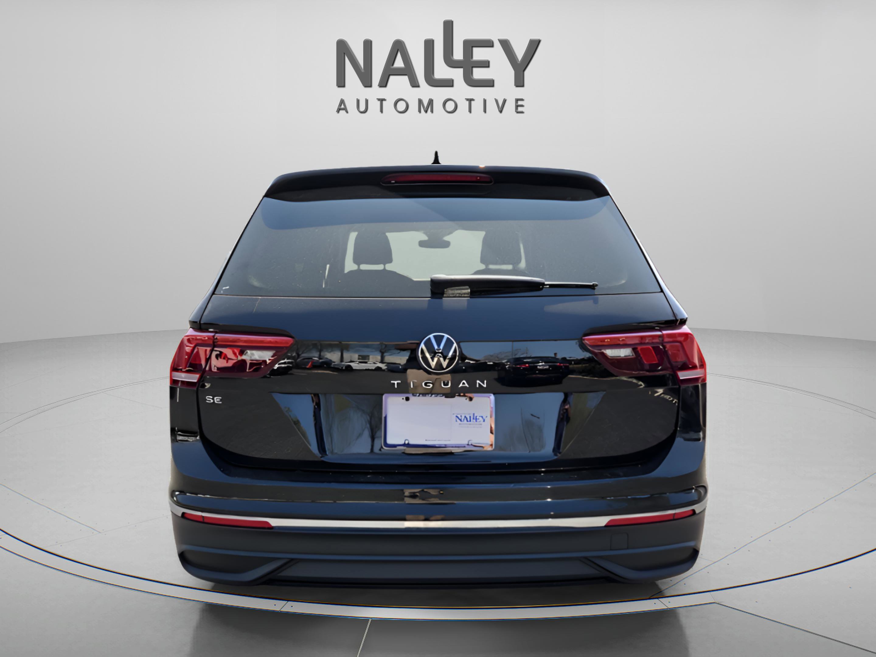 Used 2023 Volkswagen Tiguan SE image 6